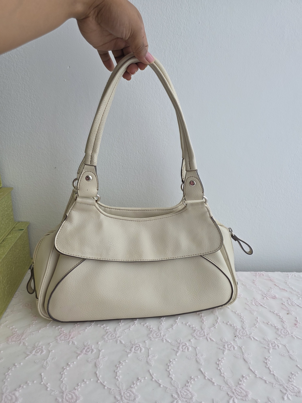 Cream Shoulder Bag - Women's Classic Tote